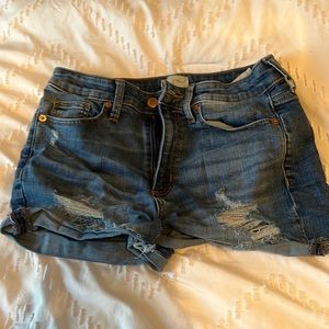 Universal thread, blue Jean shorts